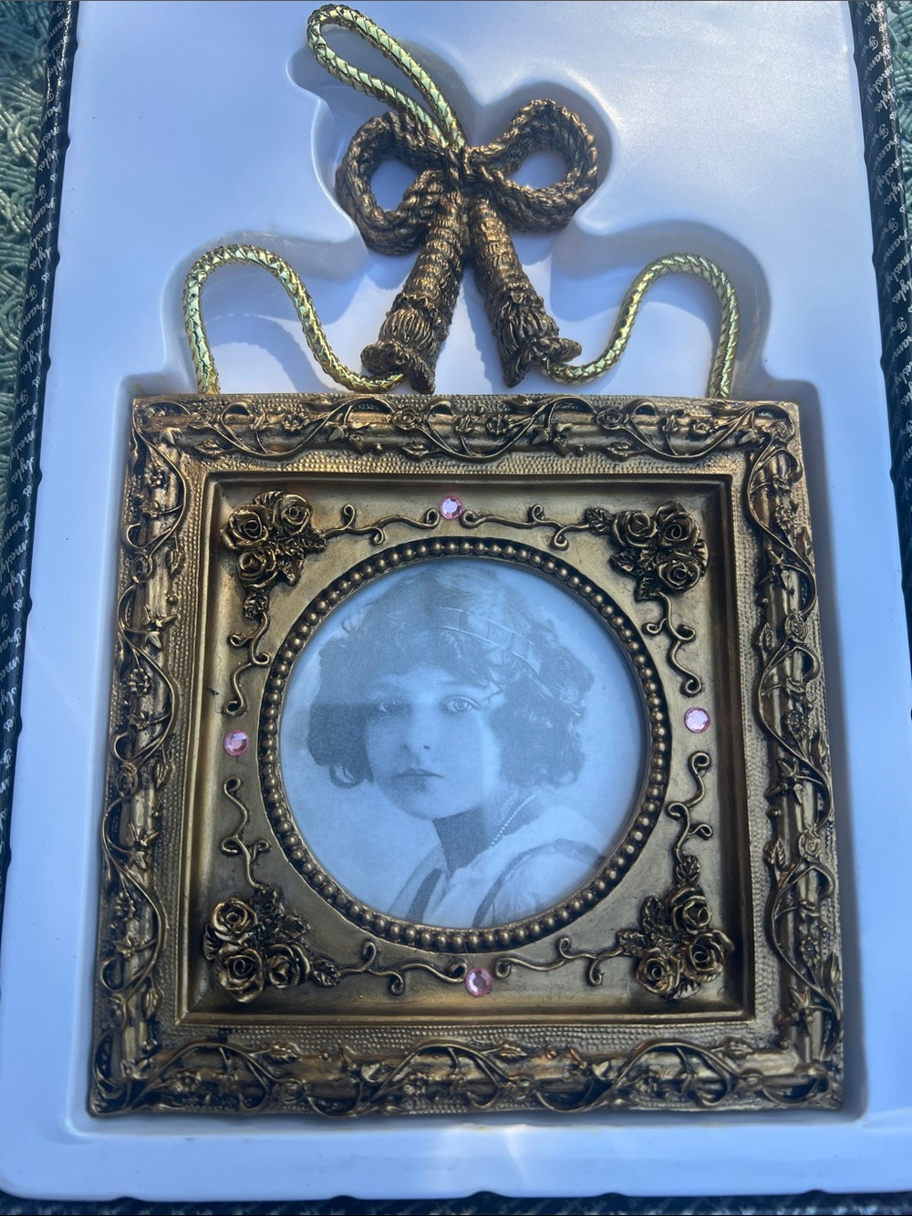 NWT, boxed Ornate Gold Decorative Hanging Picture Frame